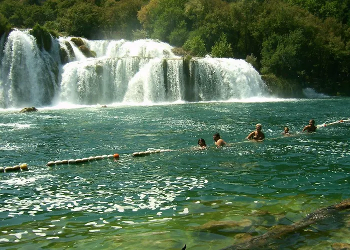 Tri Sunca Baška Voda